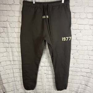 Fear of God Essentials 1977 Sweatpants - Iron Black